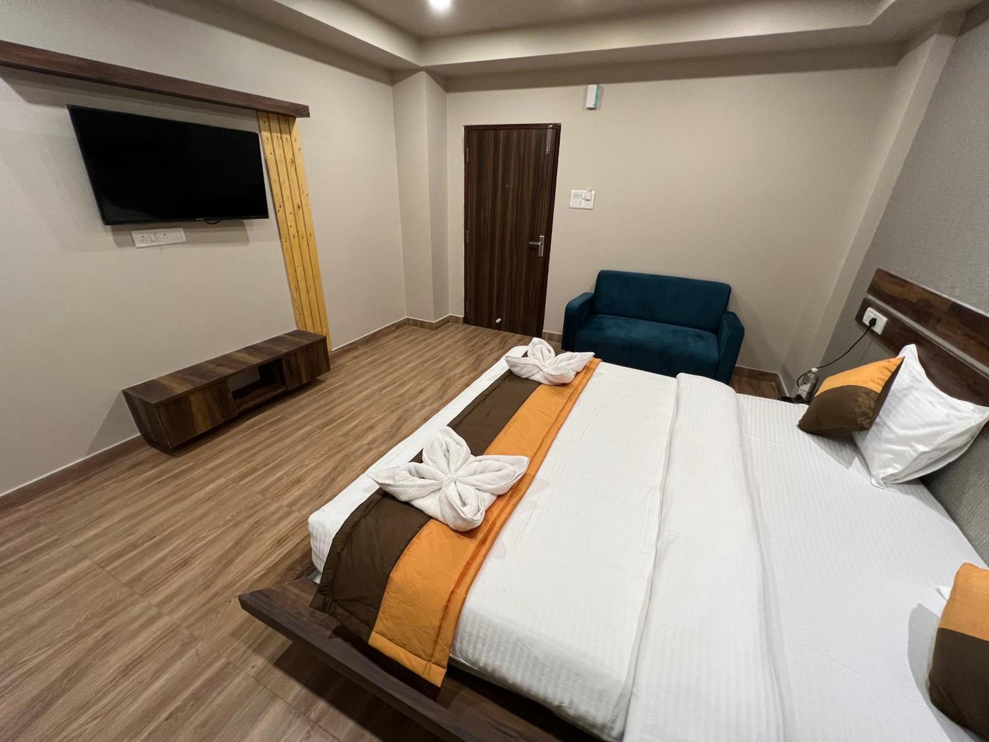 Grand Falcon Electronic City Kammasandra エクステリア 写真