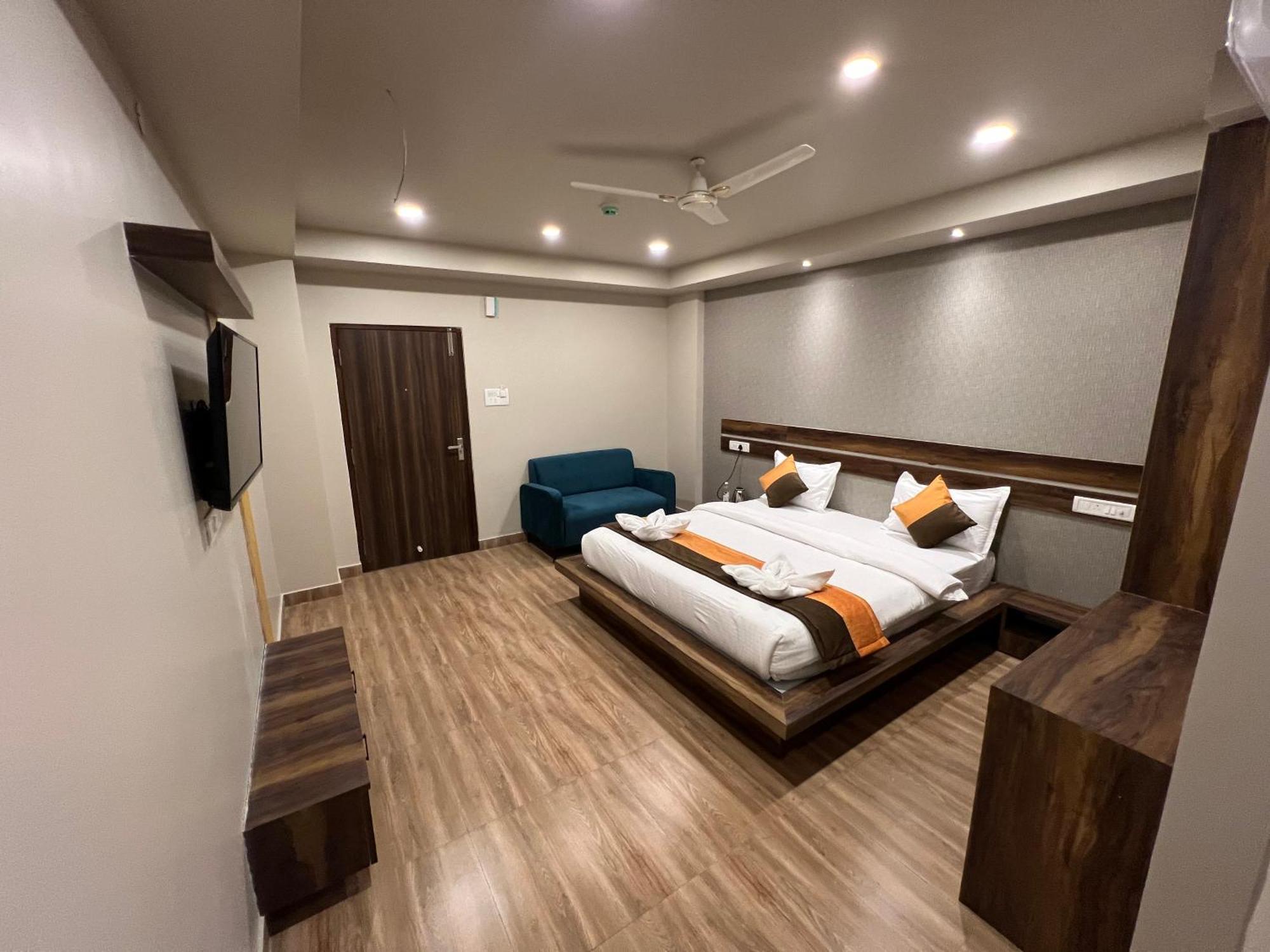 Grand Falcon Electronic City Kammasandra エクステリア 写真